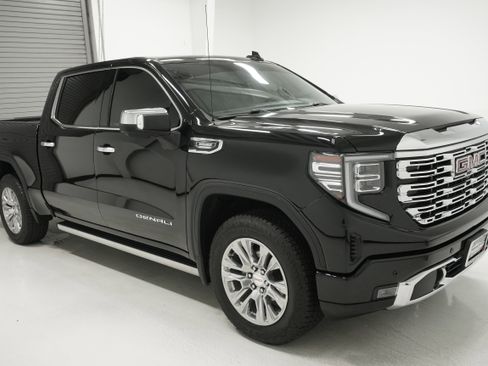Used 2022 GMC Sierra 1500 Denali image 3
