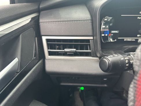 Used 2023 Mitsubishi Outlander SE Black Edition AWD/4WD image 19