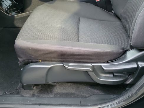 Used 2018 Honda HR-V EX image 17