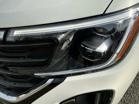 New 2026 Volkswagen Atlas Cross Sport SE image 25