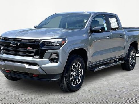 Used 2024 Chevrolet Colorado Z71 w/ Advanced Trailering Package image 3