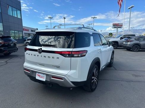 Used 2025 Nissan Pathfinder Platinum AWD/4WD image 10