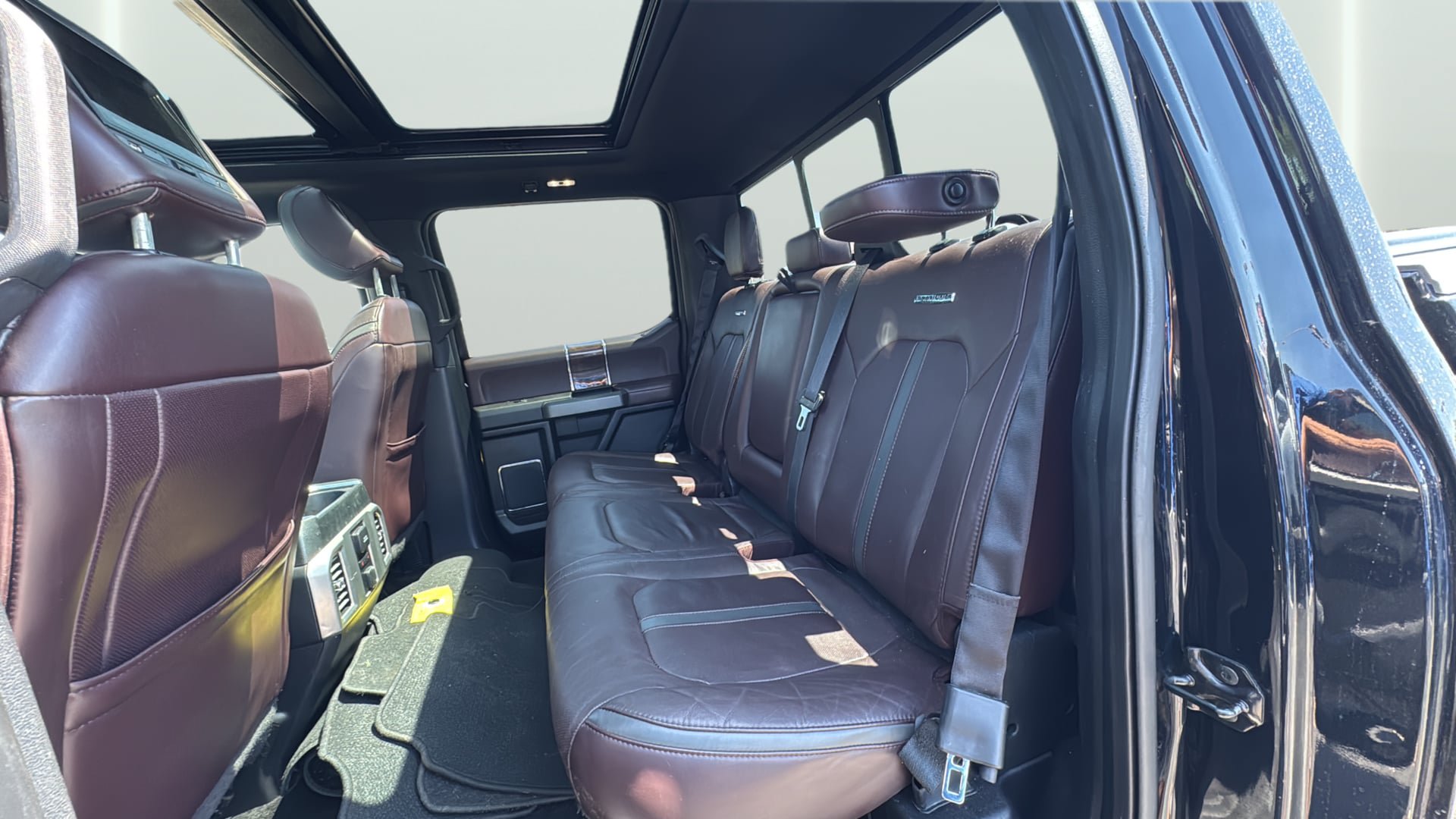 Used 2016 Ford F150 Platinum w/ Equipment Group 701A Luxury AWD/4WD image 33