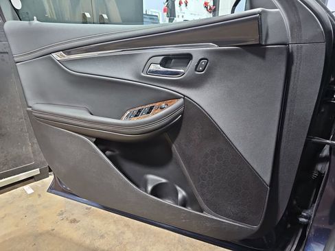 Used 2015 Chevrolet Impala LT image 24