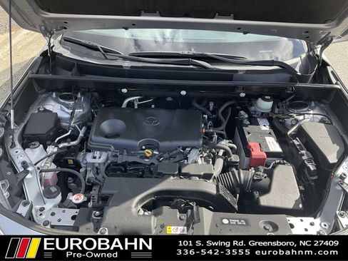 Used 2021 Toyota RAV4 XLE Premium image 34