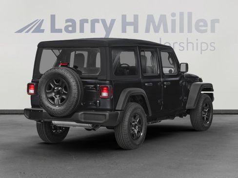 Used 2024 Jeep Wrangler Rubicon image 2