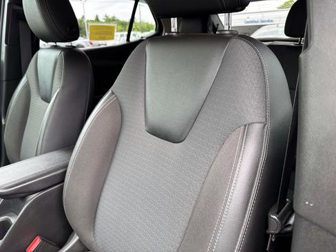 Certified 2021 Buick Encore GX Select w/ Sport Touring Package image 16