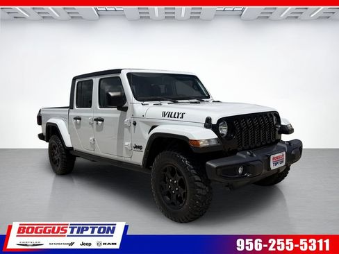 Used 2023 Jeep Gladiator Sport AWD/4WD image 1