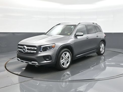 Used 2022 Mercedes-Benz GLB 250 4MATIC image 3
