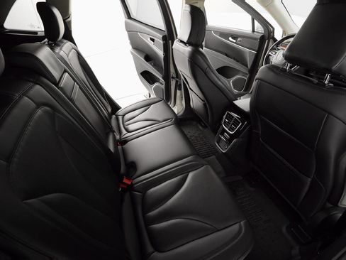 Used 2022 Lincoln Nautilus Reserve w/ Class II Trailer Tow Package image 13