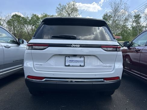 New 2026 Jeep Grand Cherokee Laredo AWD/4WD image 14