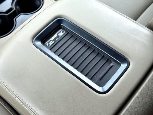 Used 2017 GMC Yukon SLT w/ Open Road Package RWD image 30