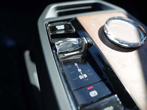 Used 2023 BMW iX xDrive50 w/ Premium Package image 22