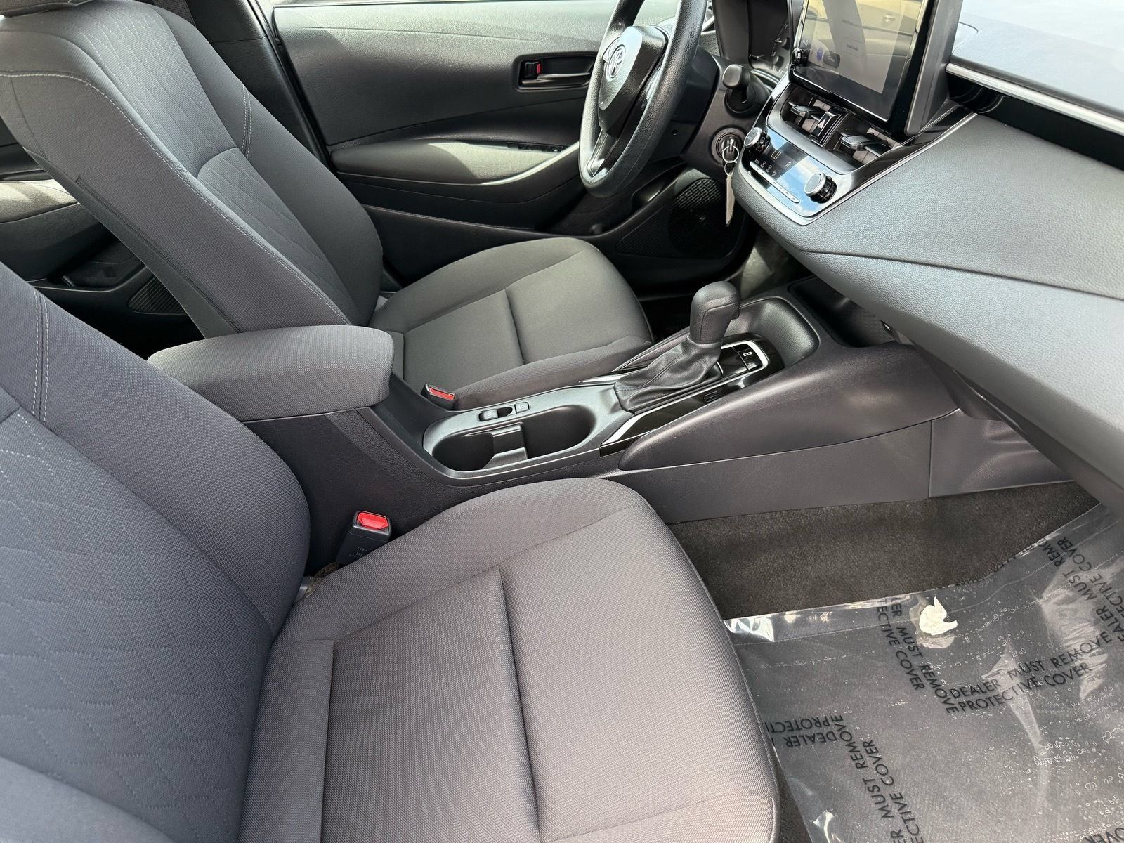 Used 2025 Toyota Corolla LE FWD image 30