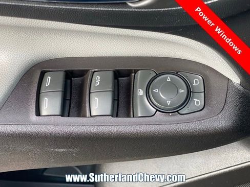 Used 2022 Chevrolet Equinox LS image 13