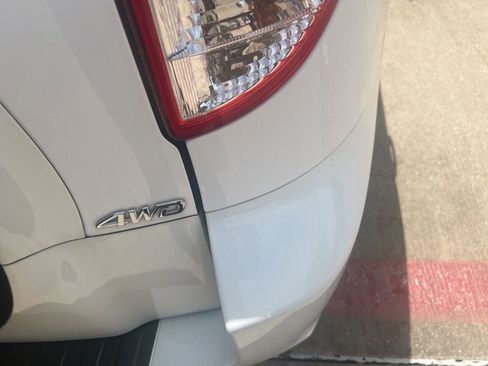 Used 2012 Toyota RAV4 4WD V6 w/ Tow Prep Pkg image 4