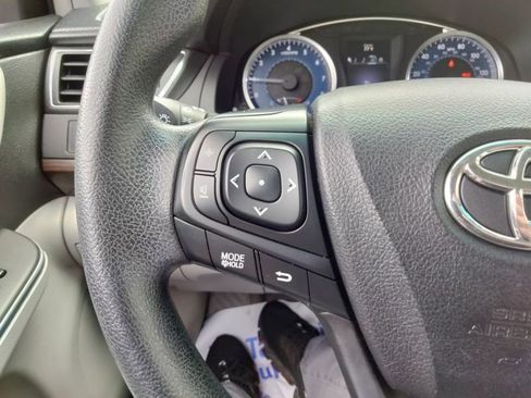 Used 2016 Toyota Camry LE image 22