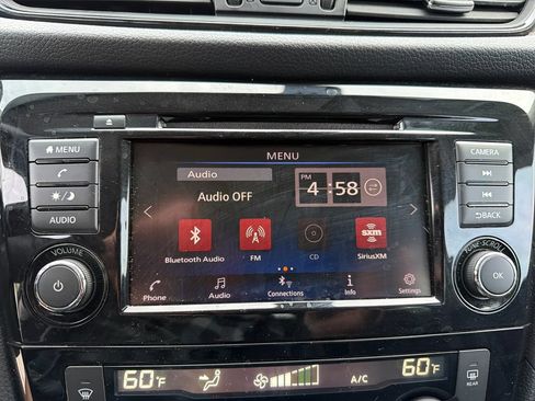 Used 2020 Nissan Rogue SV FWD image 26