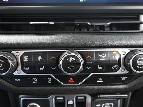 Used 2024 Jeep Wrangler Unlimited Sport AWD/4WD image 20