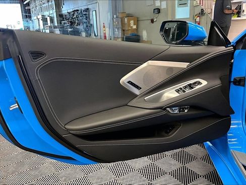 Used 2025 Chevrolet Corvette Stingray Preferred Conv w/ 2LT RWD image 24