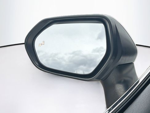 Used 2018 Toyota Camry SE w/ Moonroof Package image 16