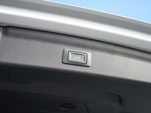 Used 2022 Audi Q3 2.0T Premium w/ Convenience Package image 13