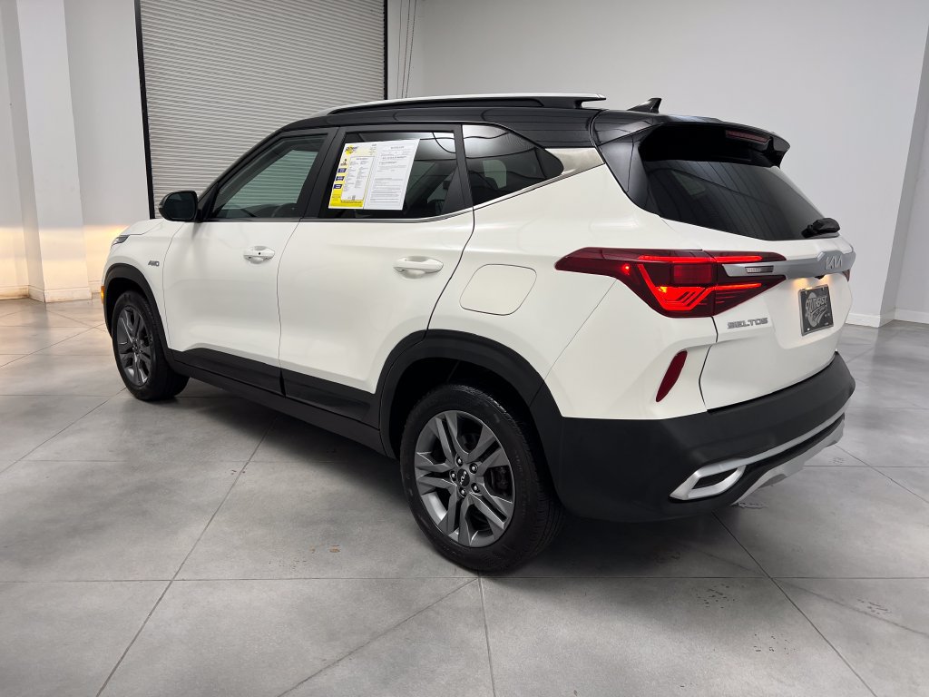 Used 2023 Kia Seltos S w/ Navigation Package AWD/4WD image 6