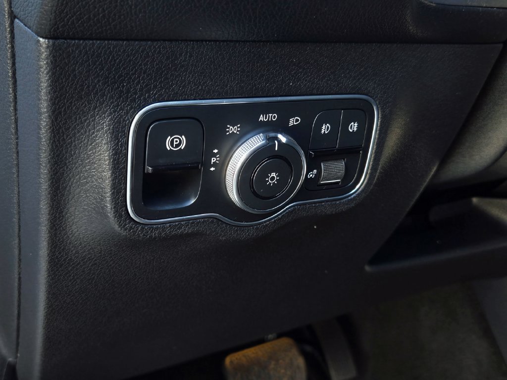 Used 2022 Mercedes-Benz GLB 250 image 18