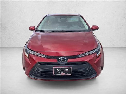 Used 2023 Toyota Corolla LE image 2