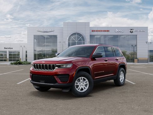 New 2025 Jeep Grand Cherokee Laredo w/ Trailer Tow Package image 27