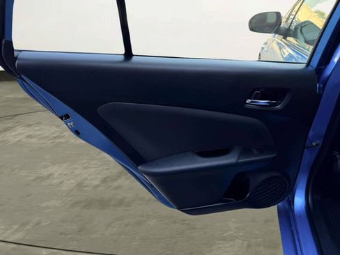 Used 2022 Toyota Prius LE AWD/4WD image 19