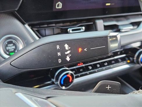Used 2025 Chevrolet Equinox LT w/ Convenience Package II FWD image 9
