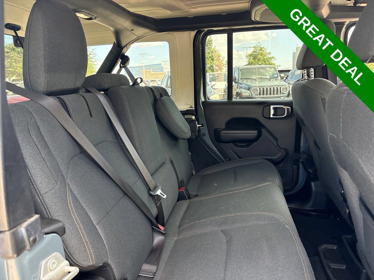 Used 2024 Jeep Wrangler Unlimited AWD/4WD image 12