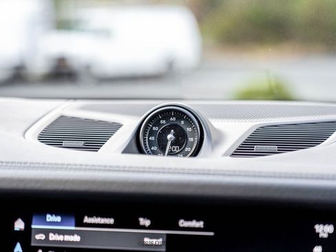 Used 2024 Porsche Cayenne S image 64