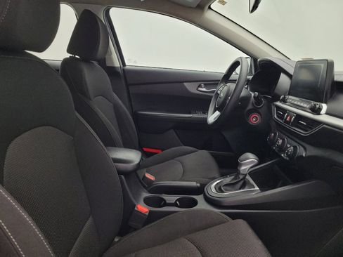 Used 2021 Kia Forte LXS FWD image 21