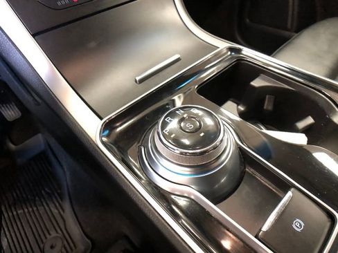 Certified 2020 Ford Edge SEL w/ Convenience Package image 20