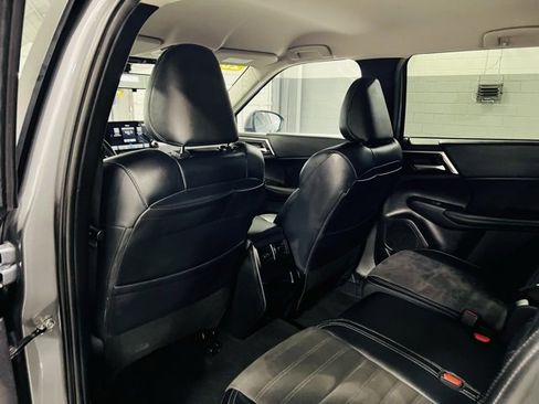 Used 2024 Mitsubishi Outlander SE image 21