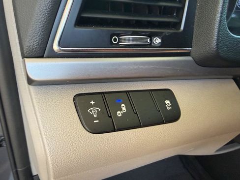 Used 2018 Hyundai Elantra Value Edition w/ Cargo Package FWD image 38