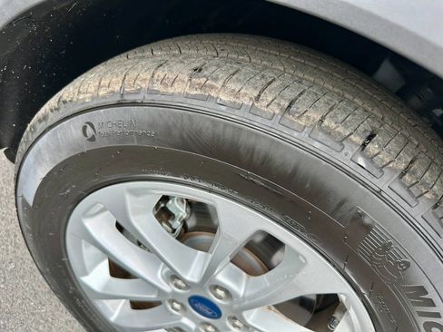 Used 2020 Ford Escape SE image 28