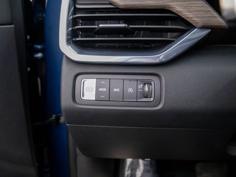 Used 2025 GMC Acadia Denali w/ Super Cruise Package image 21