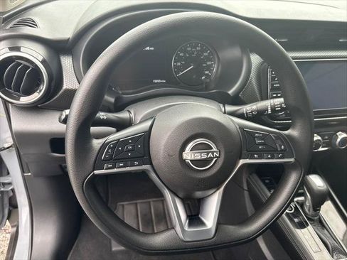 Used 2024 Nissan Kicks SV FWD image 16