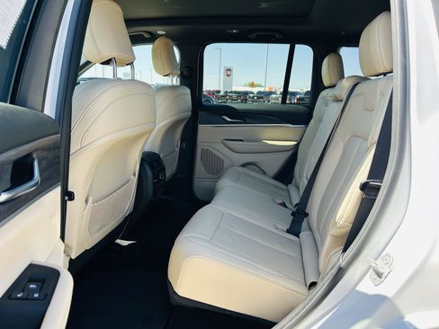 Used 2023 Jeep Grand Cherokee Limited AWD/4WD image 30