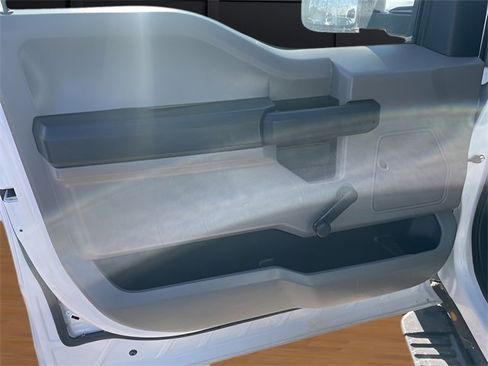 Used 2019 Ford F550 2WD Regular Cab Super Duty image 7
