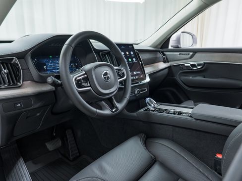 New 2026 Volvo XC90 B5 Ultra w/ Protection Package image 12