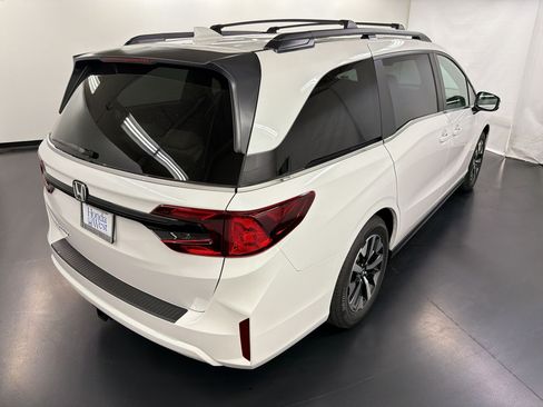 New 2026 Honda Odyssey EX-L image 9
