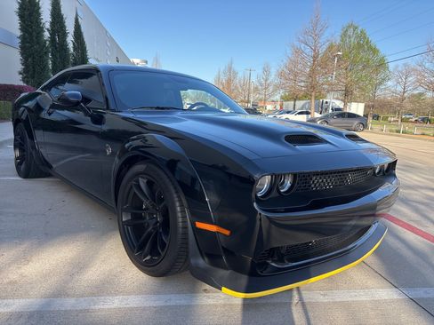 Used 2023 Dodge Challenger SRT Hellcat image 3
