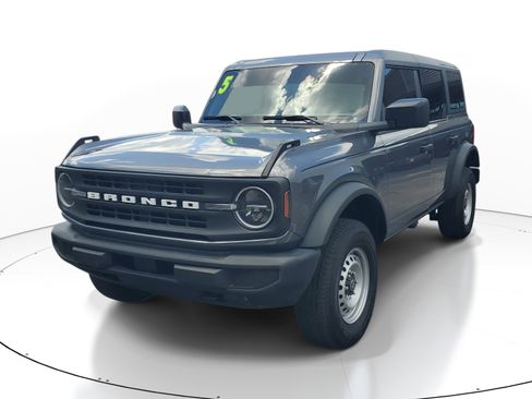 Used 2025 Ford Bronco 4-Door AWD/4WD image 3