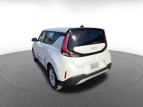Used 2025 Kia Soul LX w/ LX Technology Package image 11