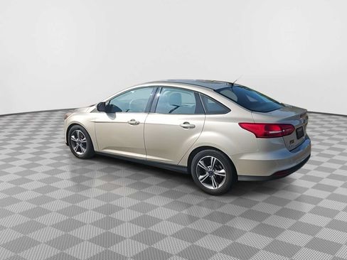 Used 2017 Ford Focus SE FWD image 6