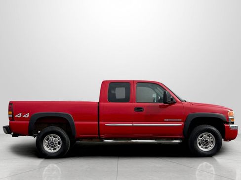Used 2006 GMC Sierra 2500 SLE w/ Skid Plate Package image 3